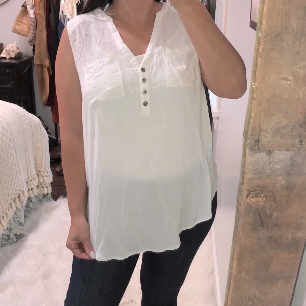 Torrid size 1X slightly sheer white tunic top - Picture 2 of 7